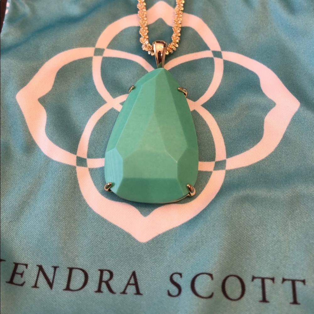 EUC Kendra Scott Mint Pendant Necklace